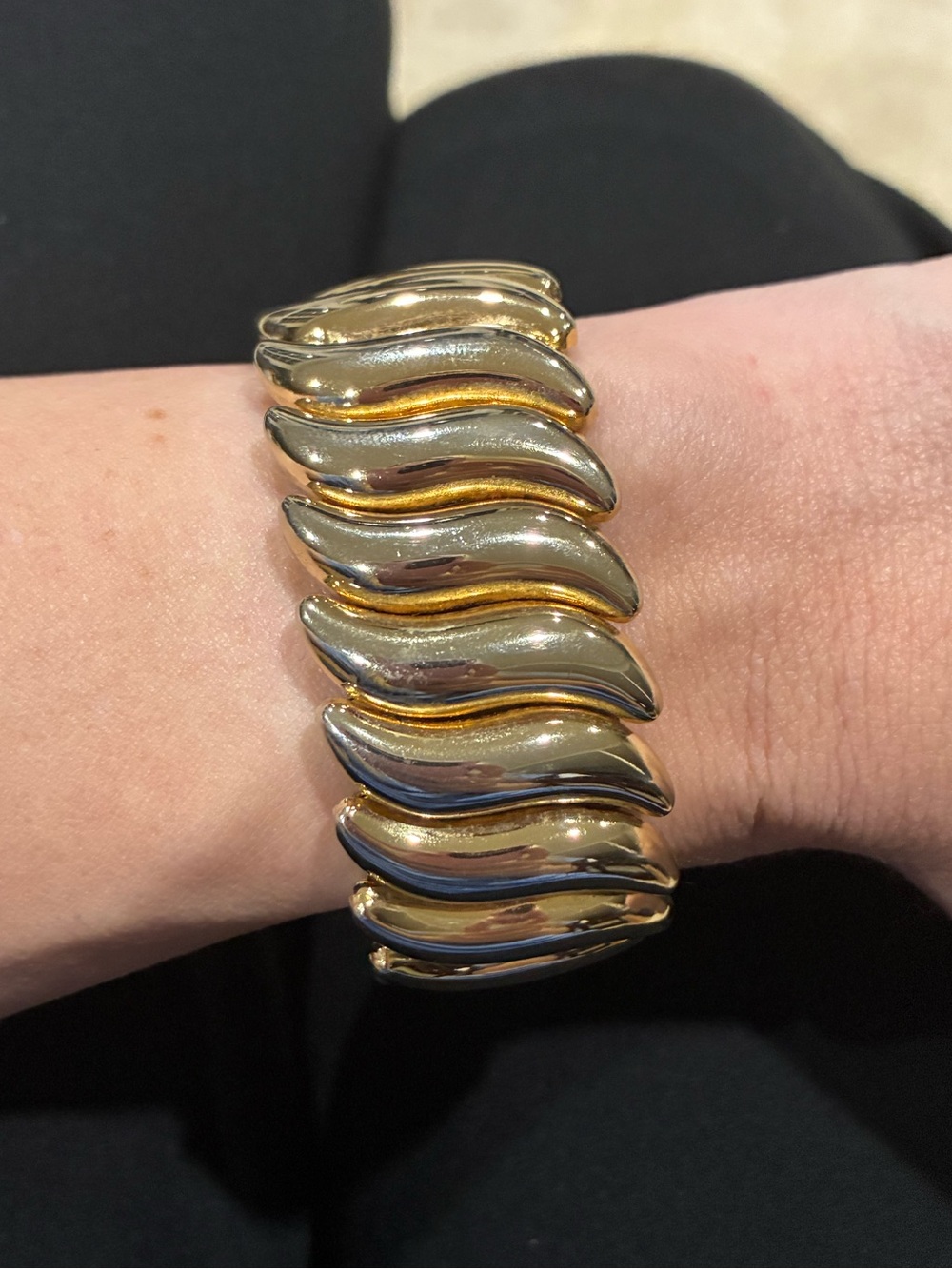 Vintage Gold Tone Wave Expansion Bracelet